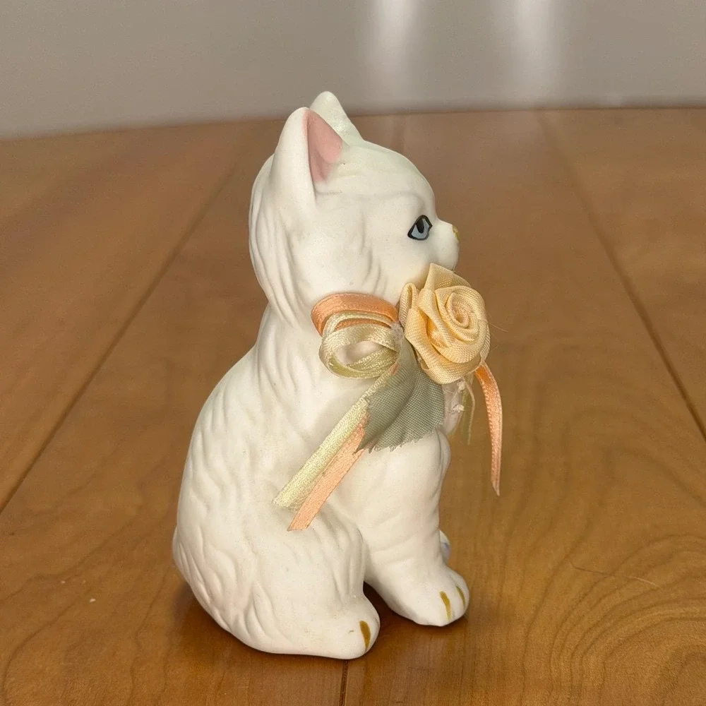 Vintage White Porcelain Cat Figurine Pair Matte Bisque Kittens with Roses Taiwan
